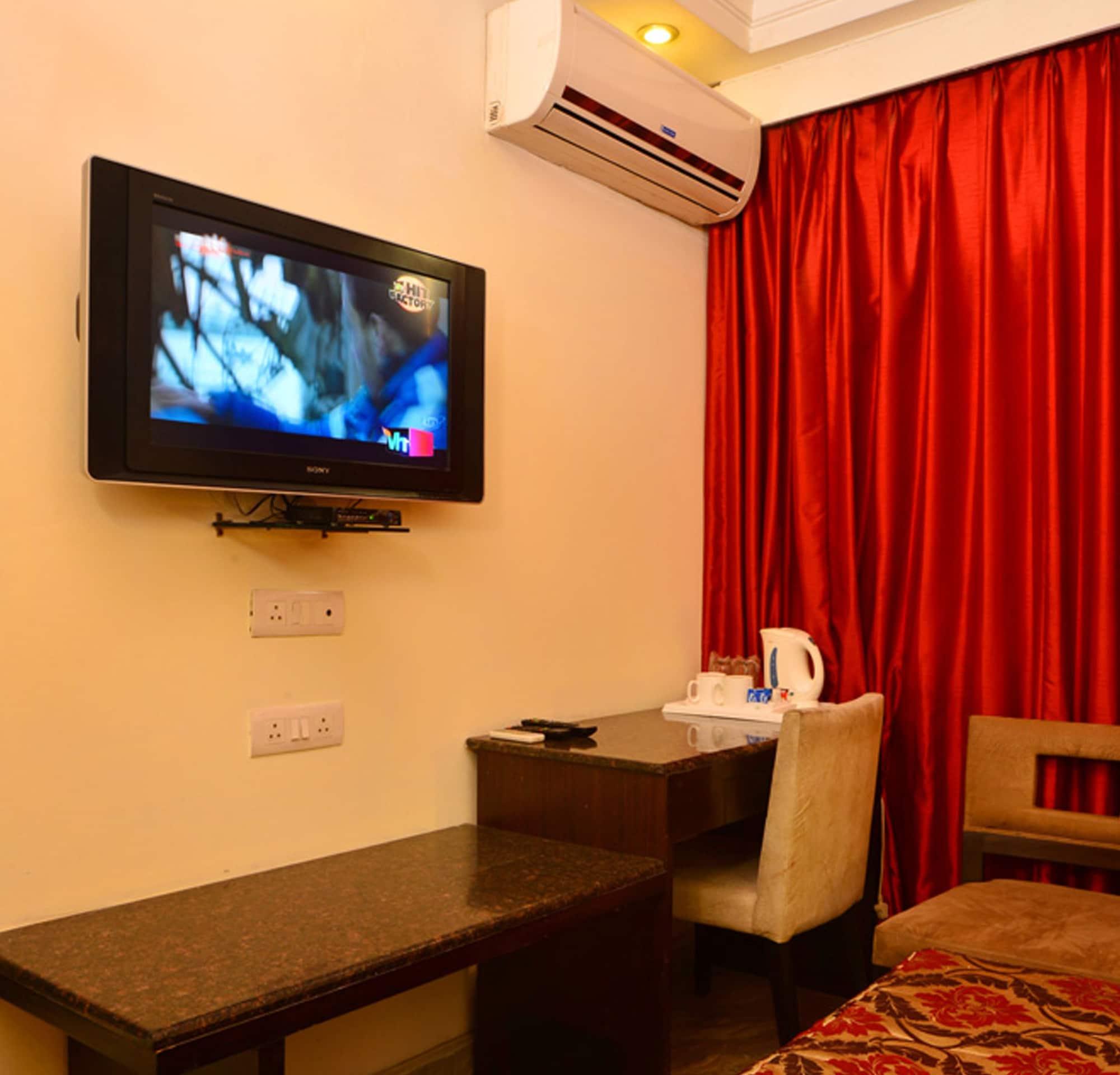 Shanti Palace West Patel Nagar 3*
