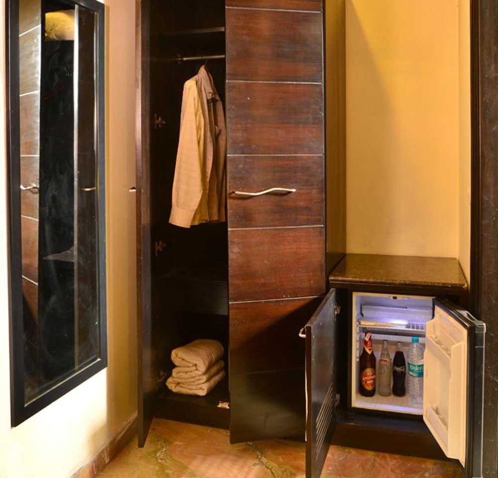 Shanti Palace West Patel Nagar 3* New Delhi