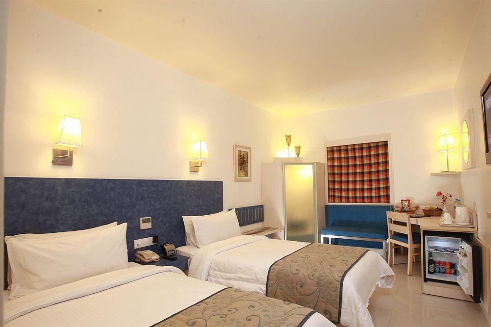 Tulip West Delhi Hotel 3*