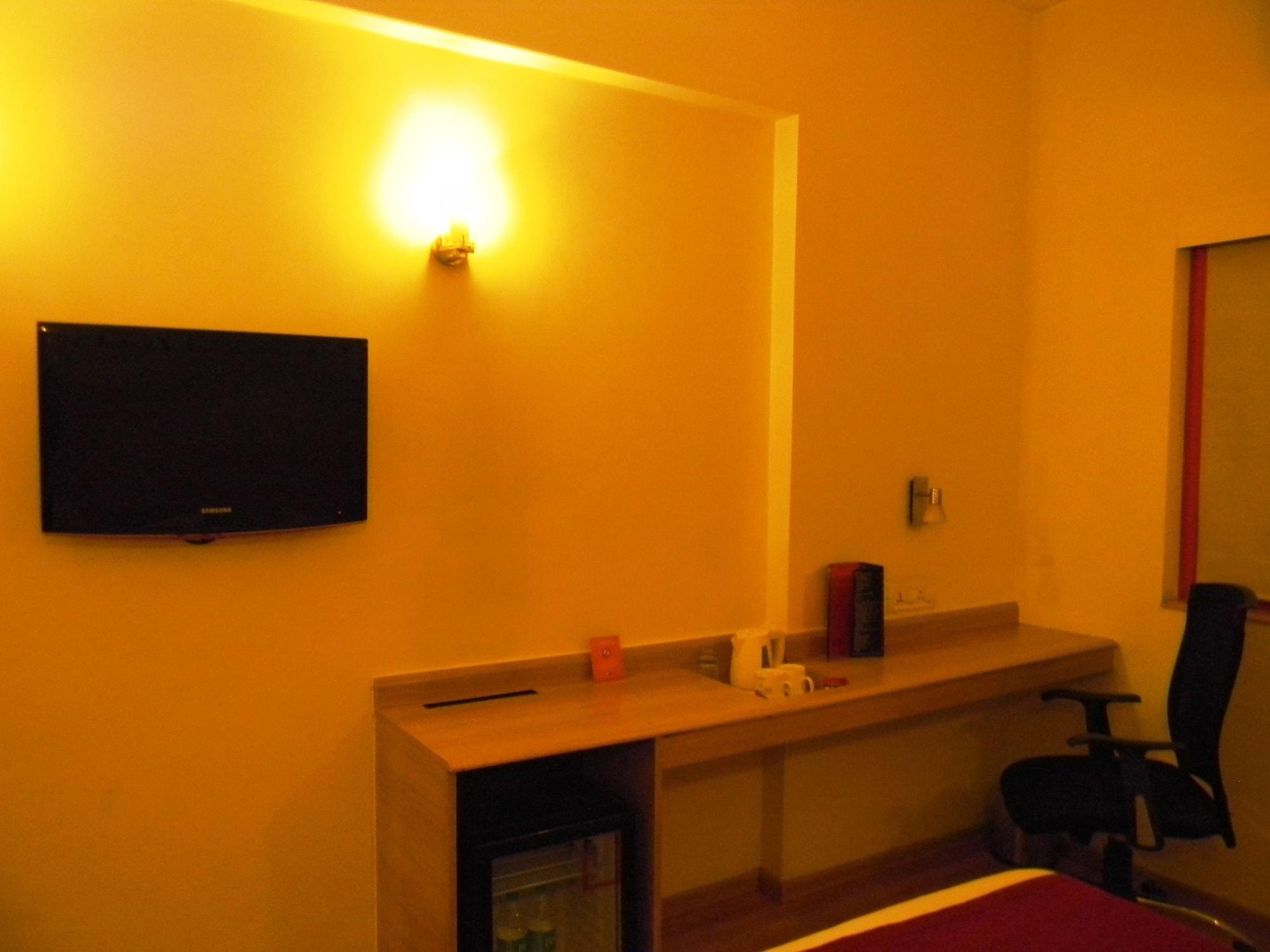 Hotel Red Fox By Lemon Tree Hotels, East Delhi (National Capital Territory of India)