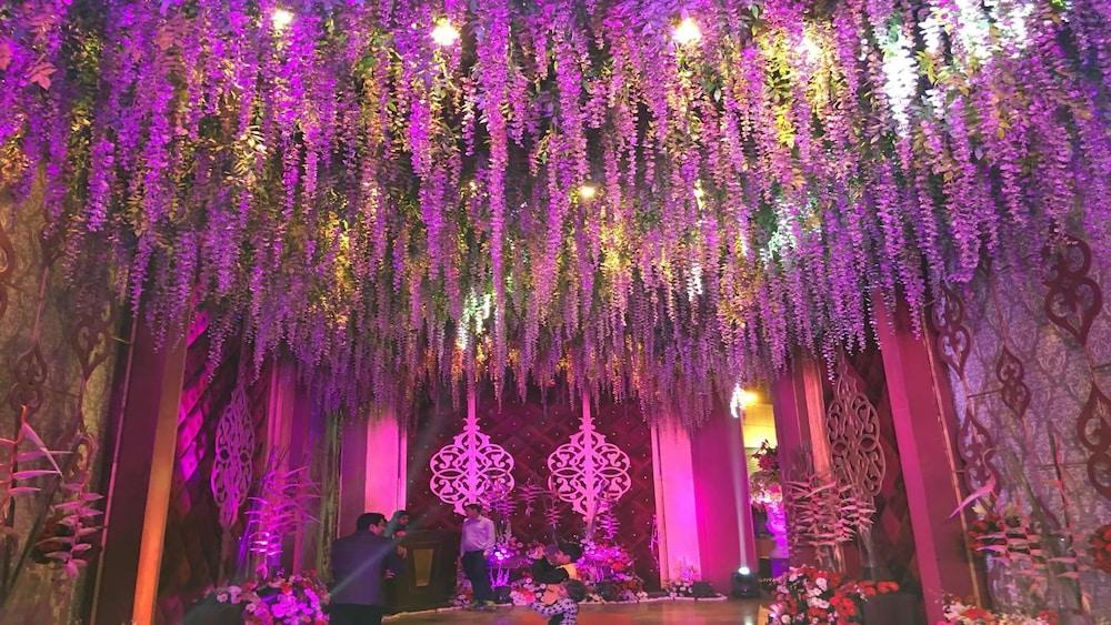 Signature Grand New Delhi