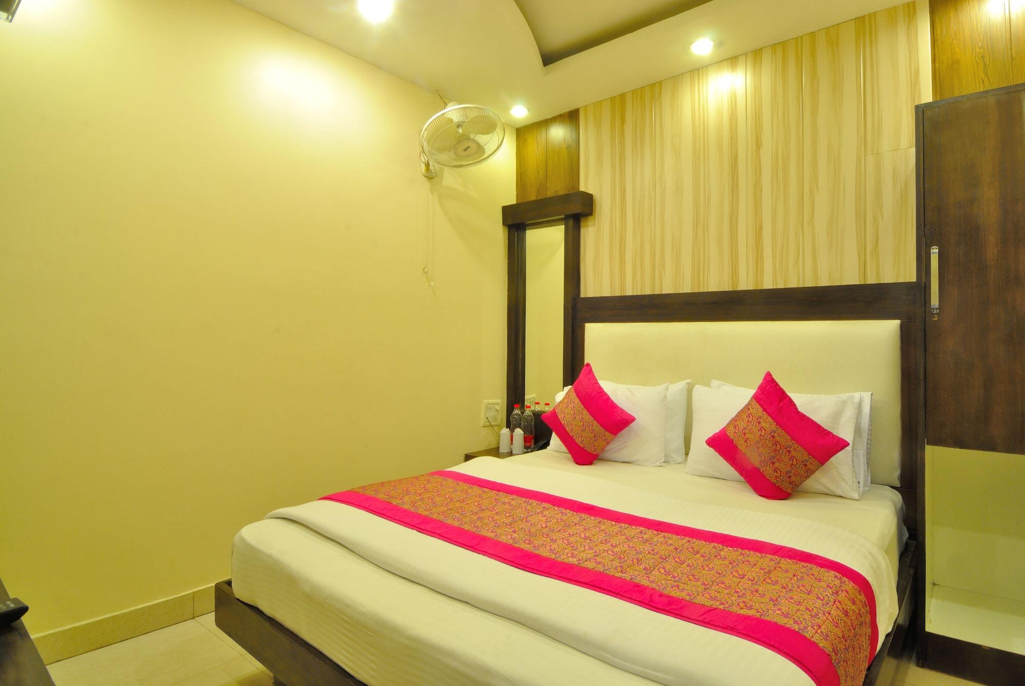 Gold Palace - 03 Mins Walk From Railway Station Guest house New Delhi