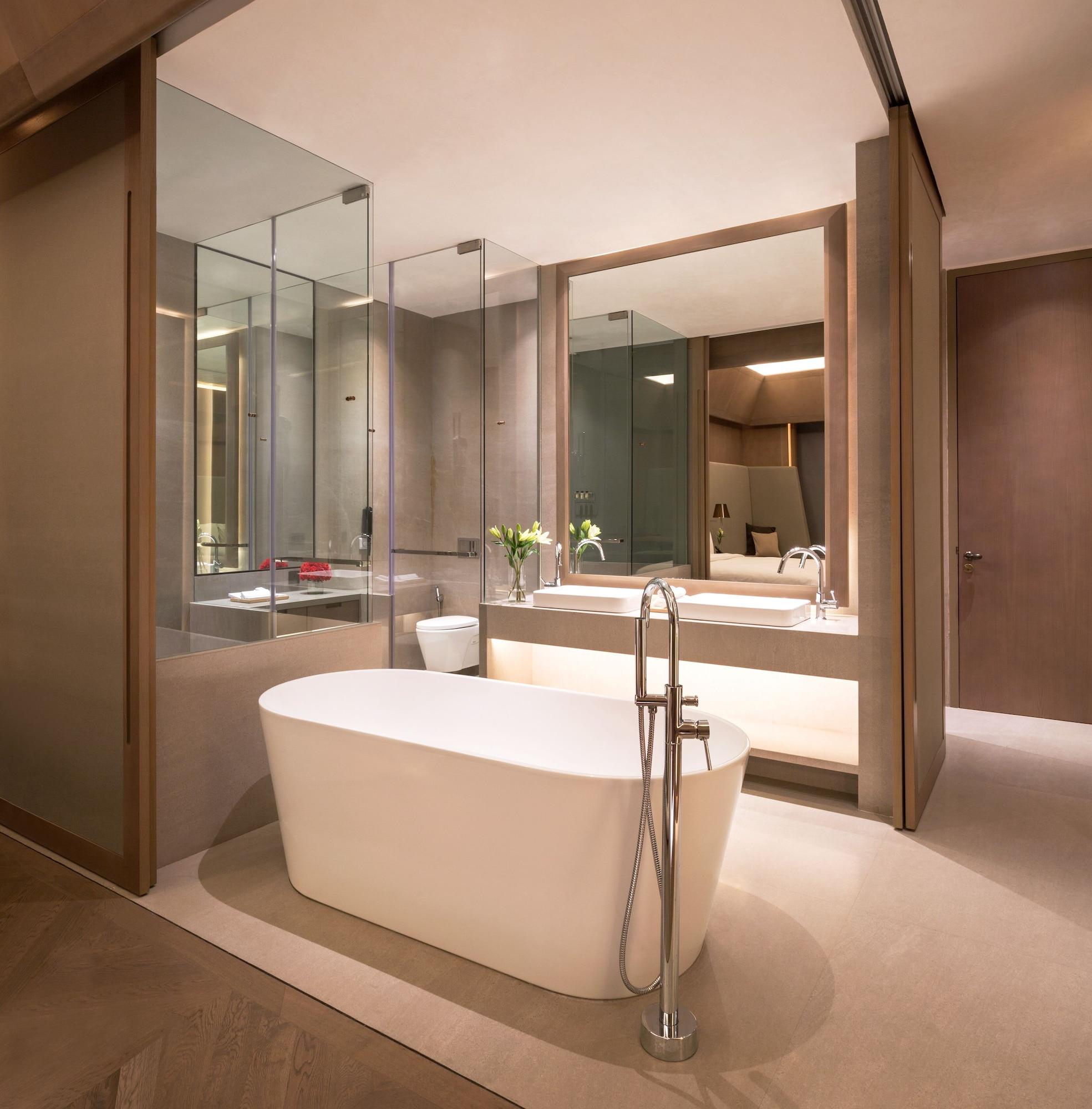 Resort The Roseate 5*