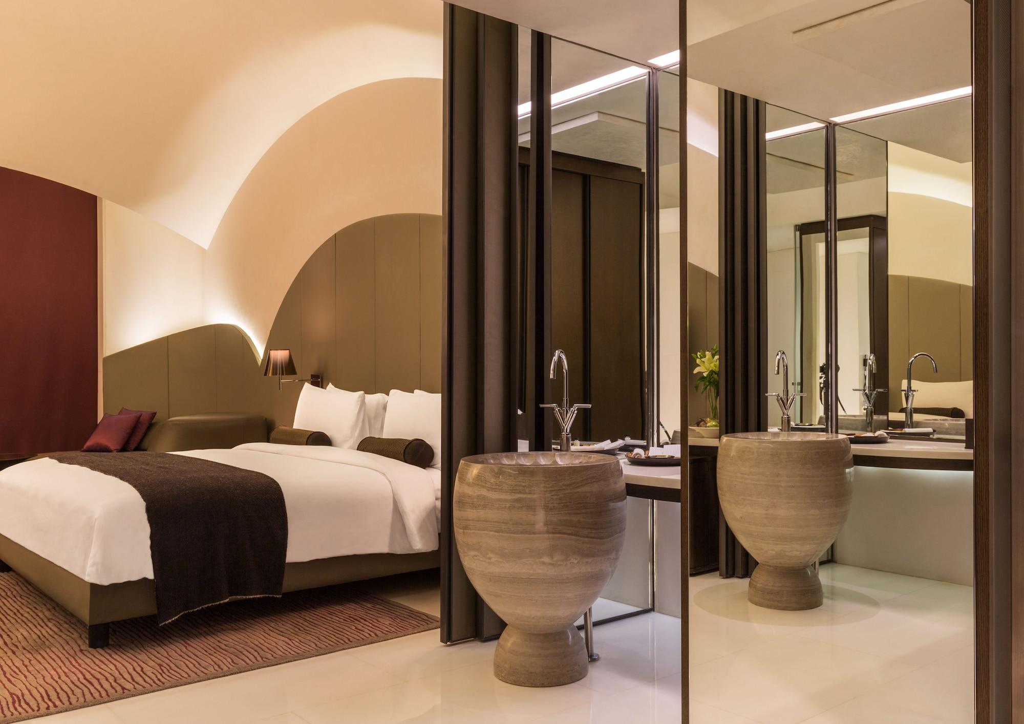 The Roseate 5* New Delhi