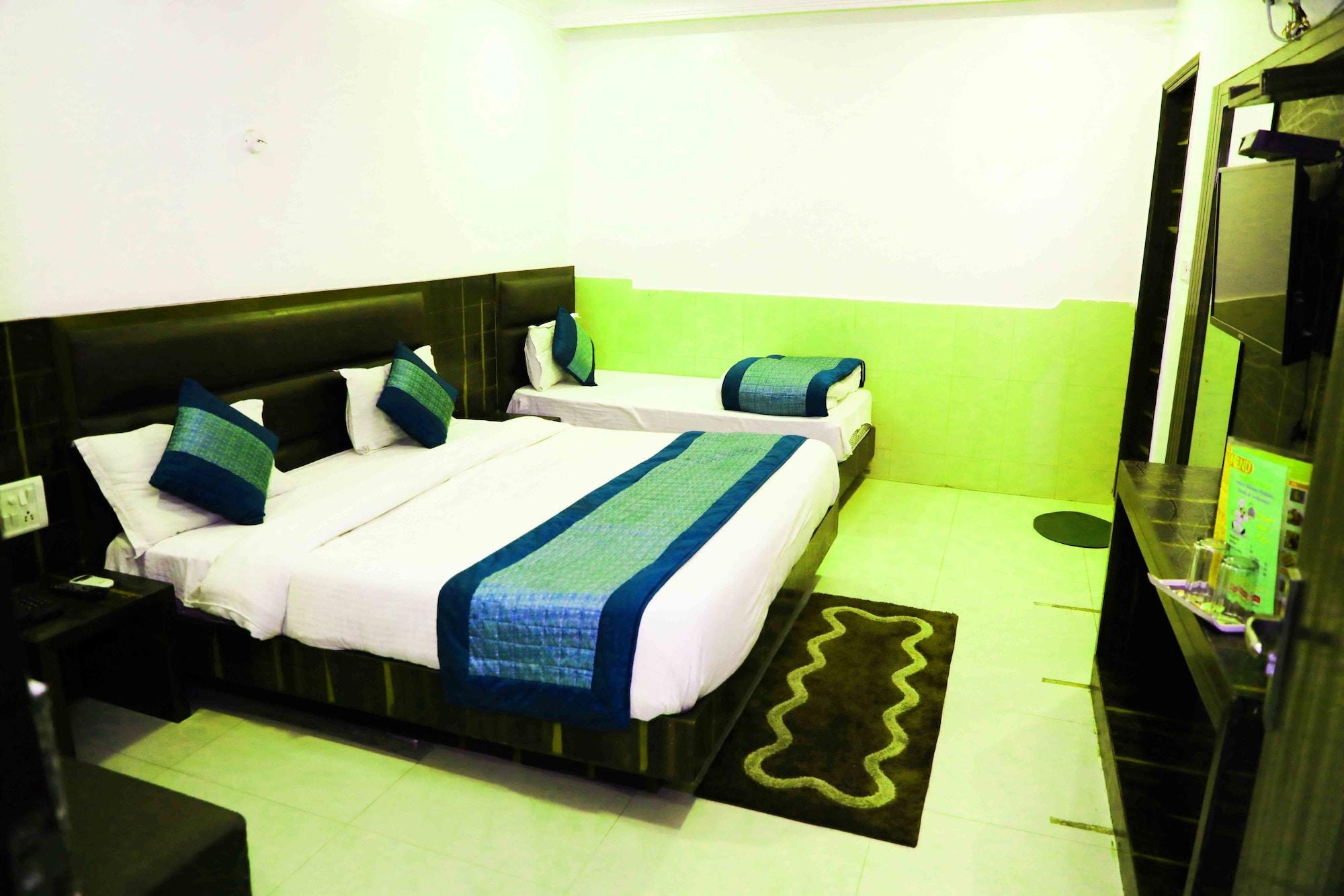 Oyo Flagship Kumar Palace Hotel New Delhi