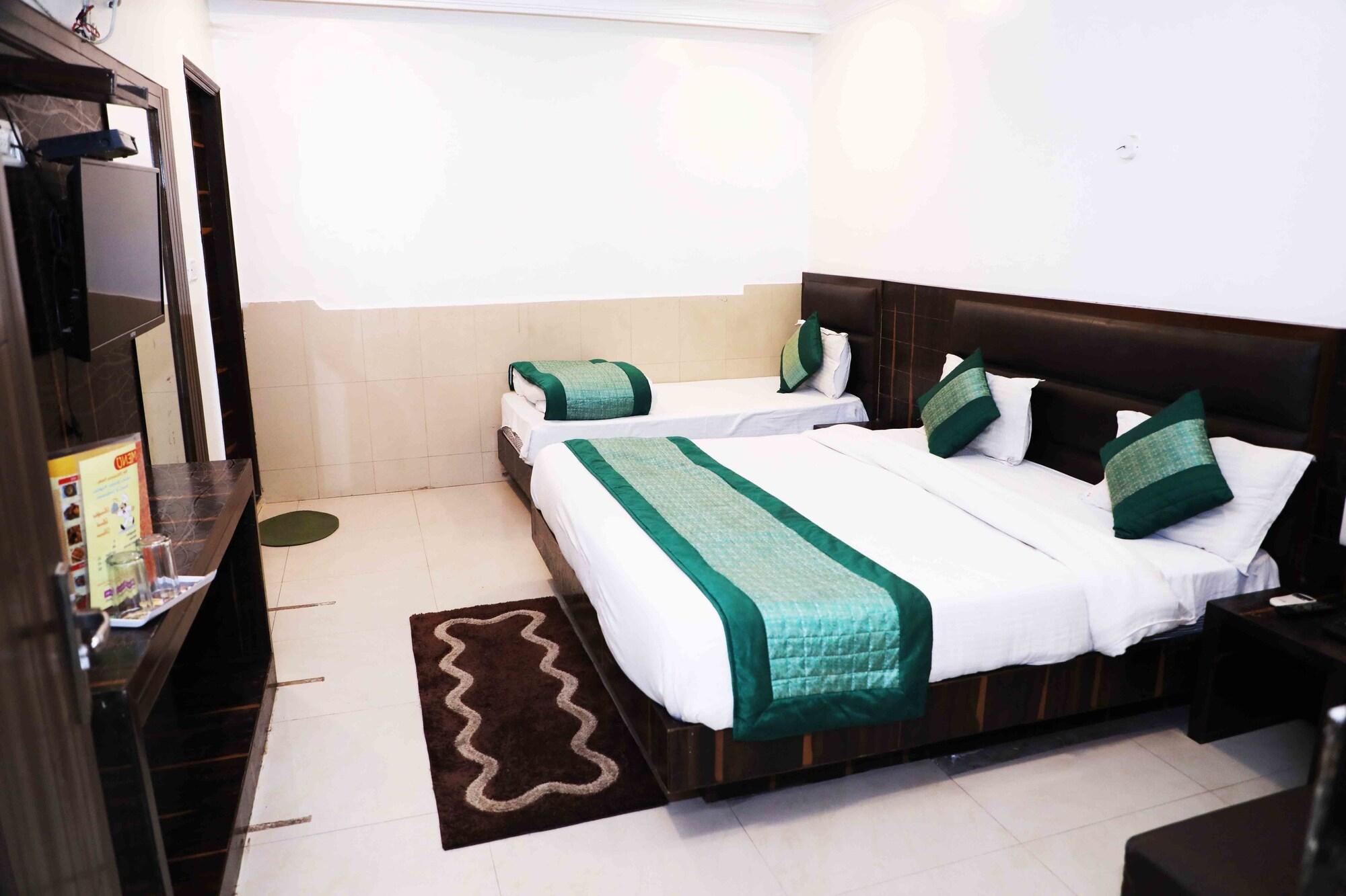 Hotel Oyo Flagship Kumar Palace 3*