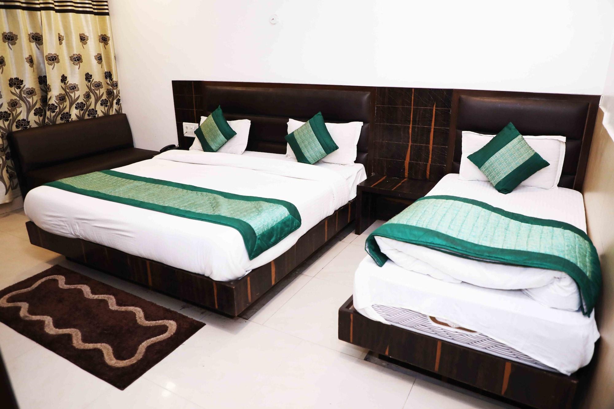 Hotel Oyo Flagship Kumar Palace New Delhi