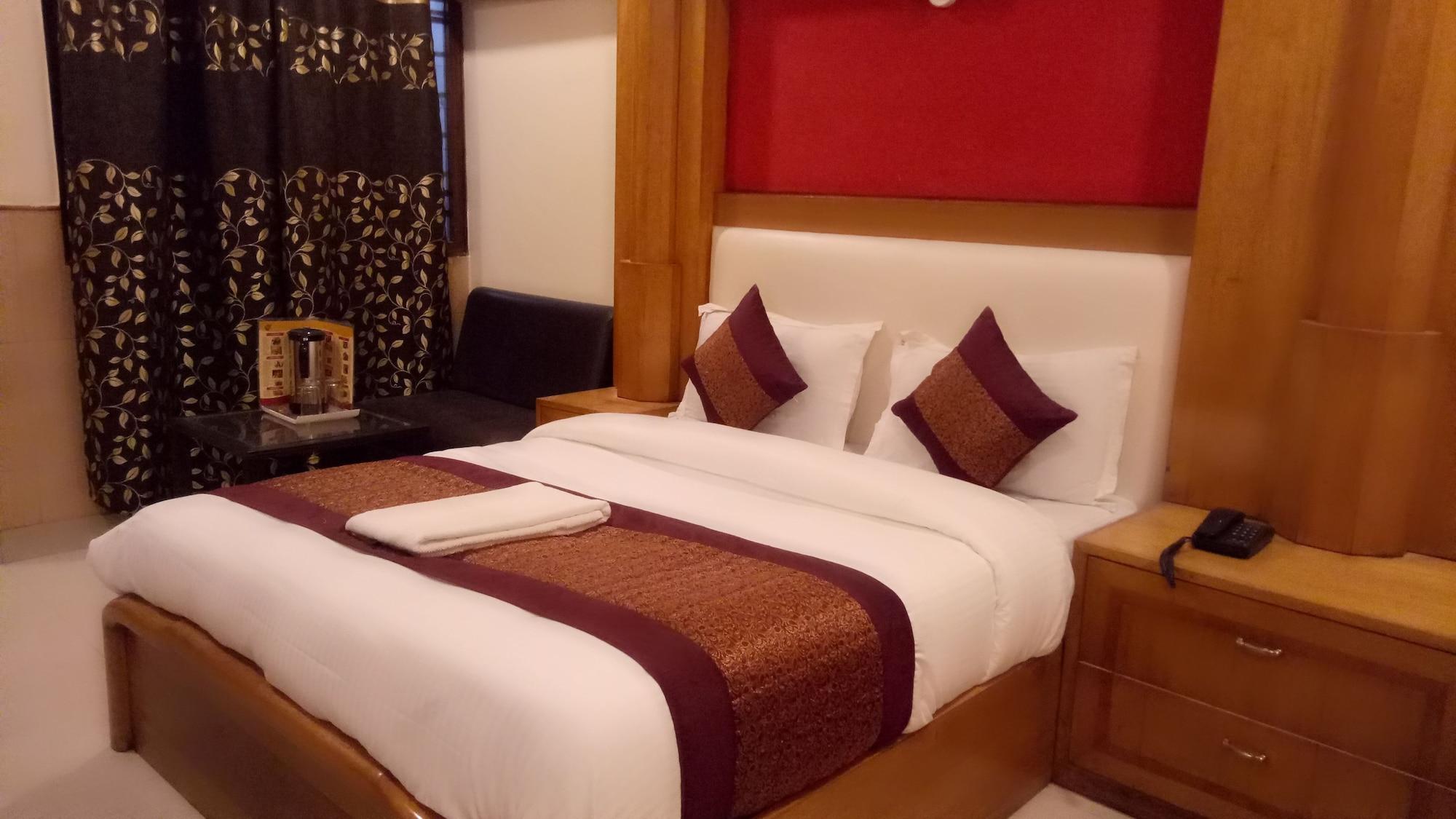 Oyo Flagship Kumar Palace New Delhi