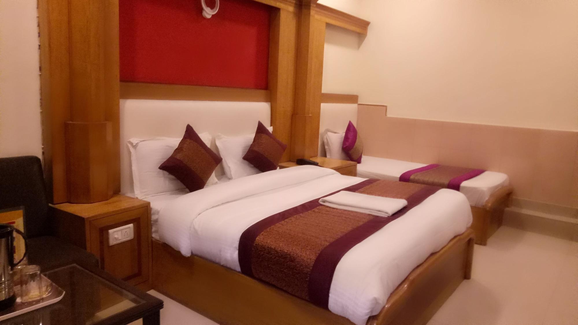 Oyo Flagship Kumar Palace Hotel