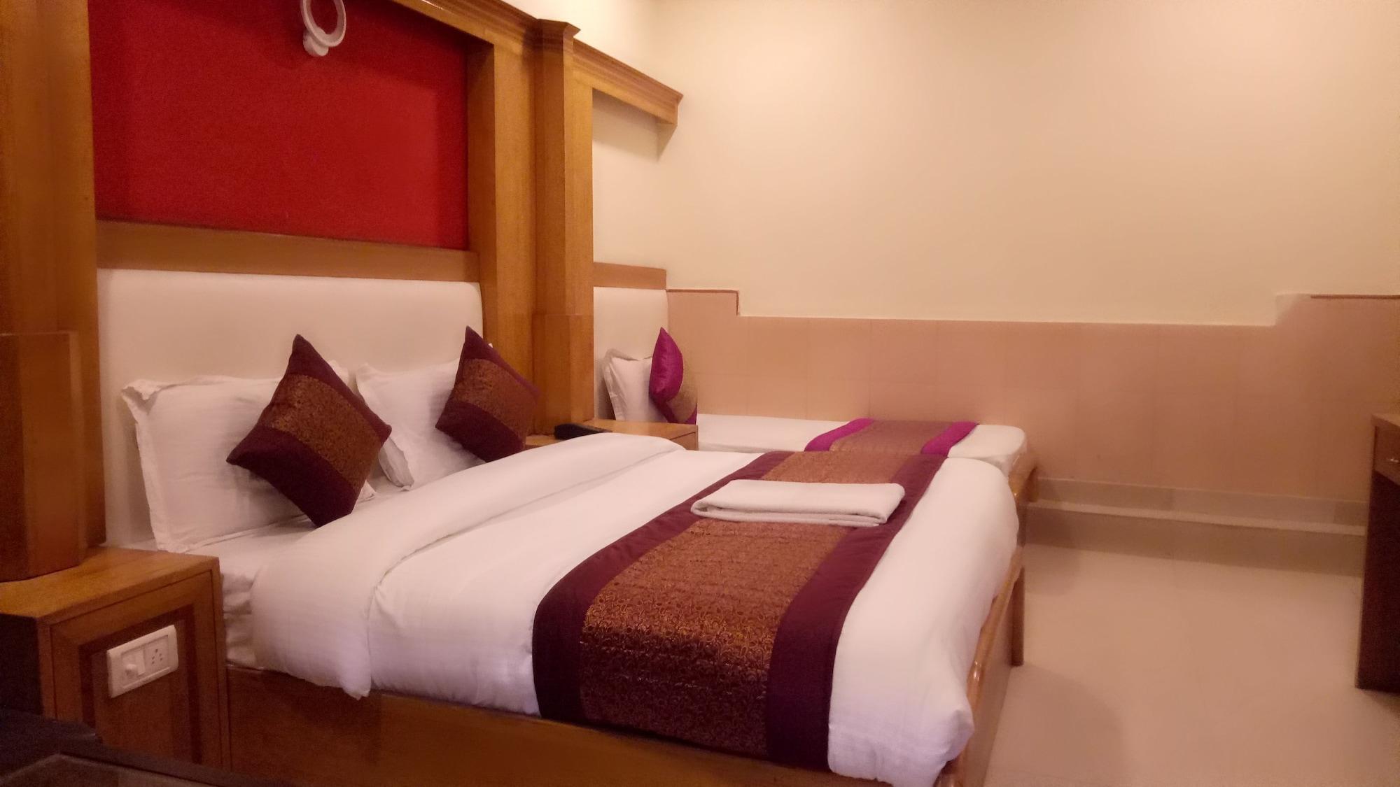 Oyo Flagship Kumar Palace New Delhi