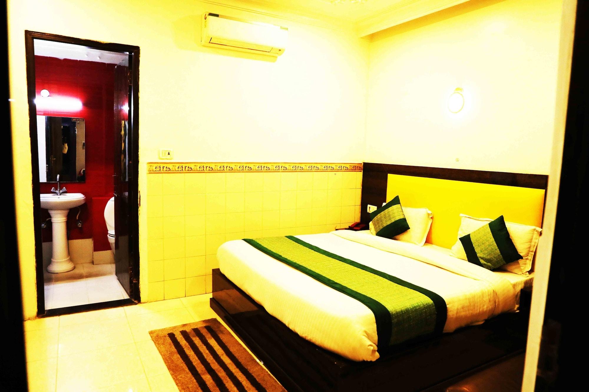 Oyo Flagship Kumar Palace 3*