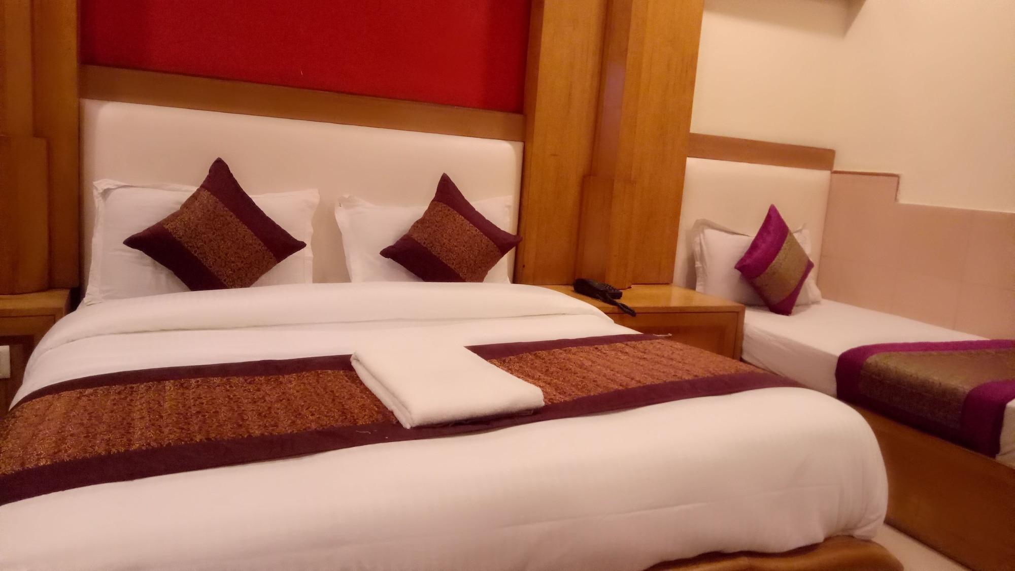 Oyo Flagship Kumar Palace New Delhi