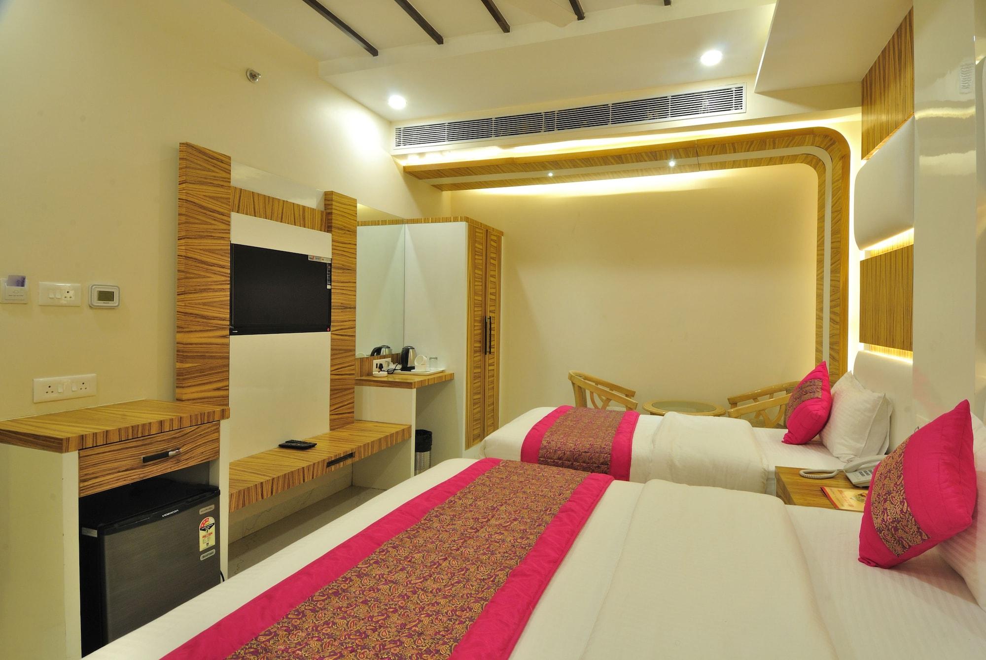 Hotel Aman Continental - 2mins From Railway Station And 5 Mins From Metro New Delhi