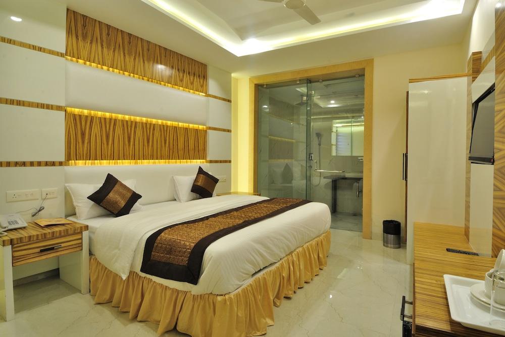 Aman Continental - 2mins From Railway Station And 5 Mins From Metro 3*