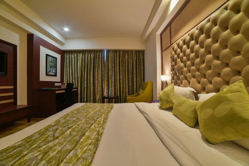 Hotel Mint Oodles 2 Mins To Nehru Enclave Metro New Delhi