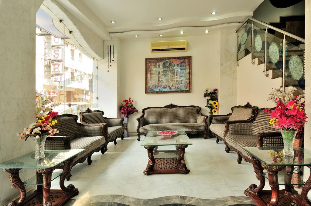 Hotel Legend - Walk-in From Railway Station 3*