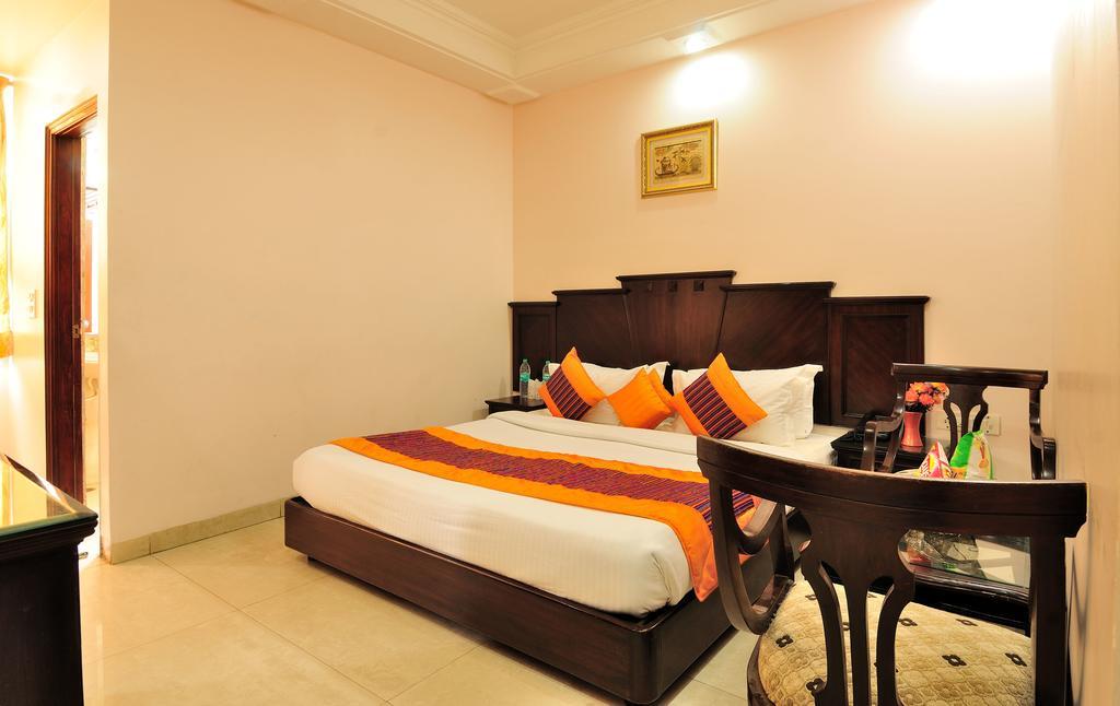 Legend - Walk-in From Railway Station Hotel 3*