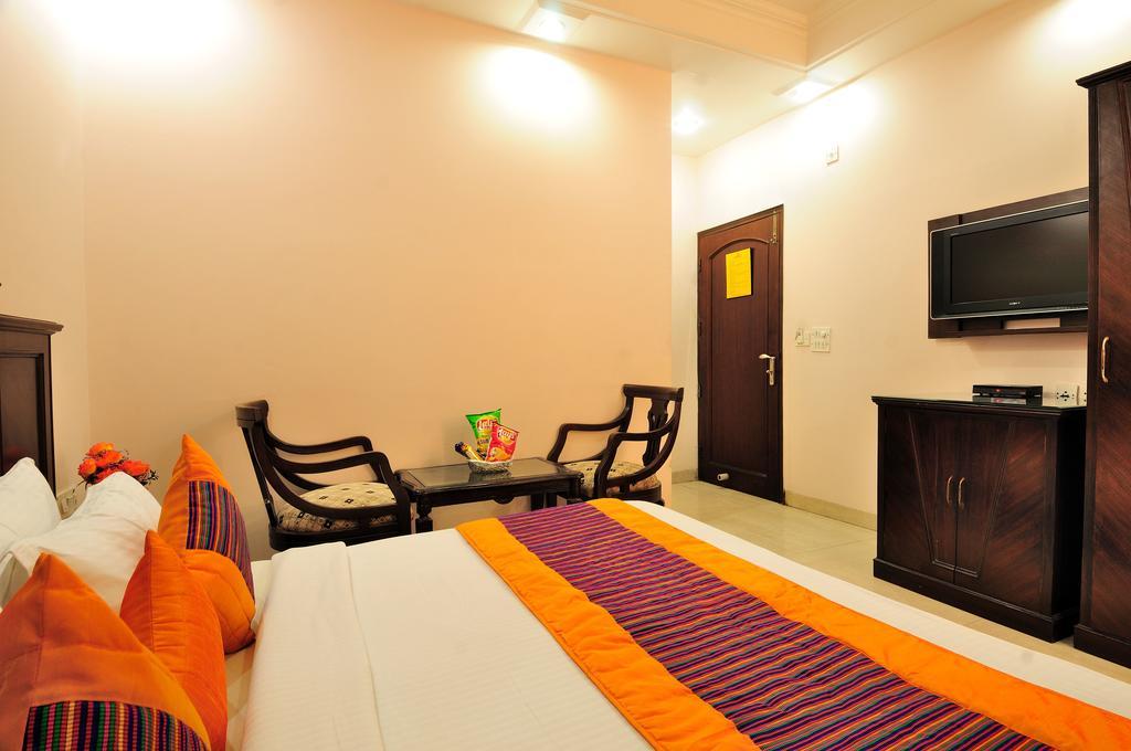 Legend - Walk-in From Railway Station Hotel New Delhi