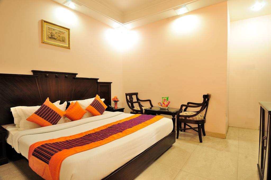 Legend - Walk-in From Railway Station Hotel