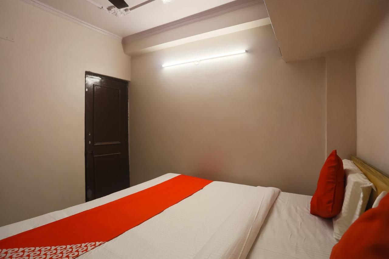 Oyo 48287 Bst Hotel New Delhi