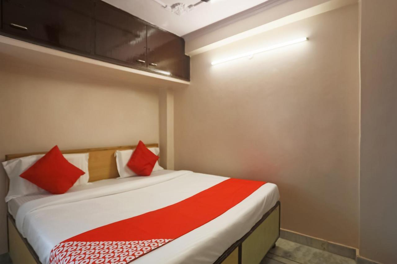 Oyo 48287 Bst Hotel New Delhi