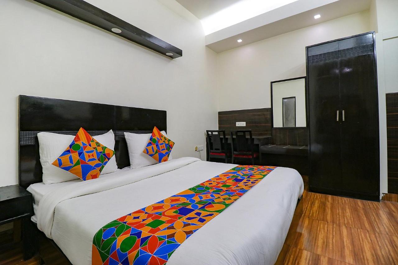 Fabhotel La Ola 3*