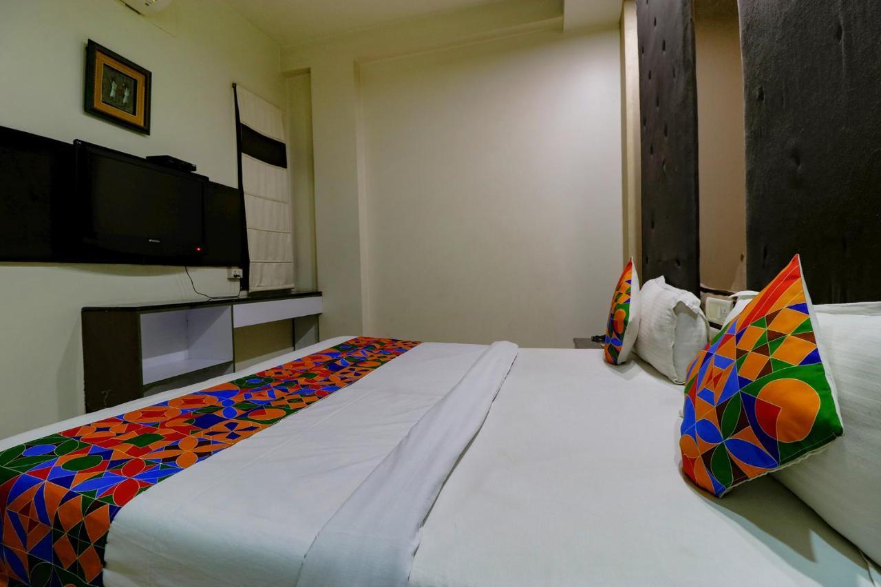 Fabexpress Yug Karol Bagh 3*