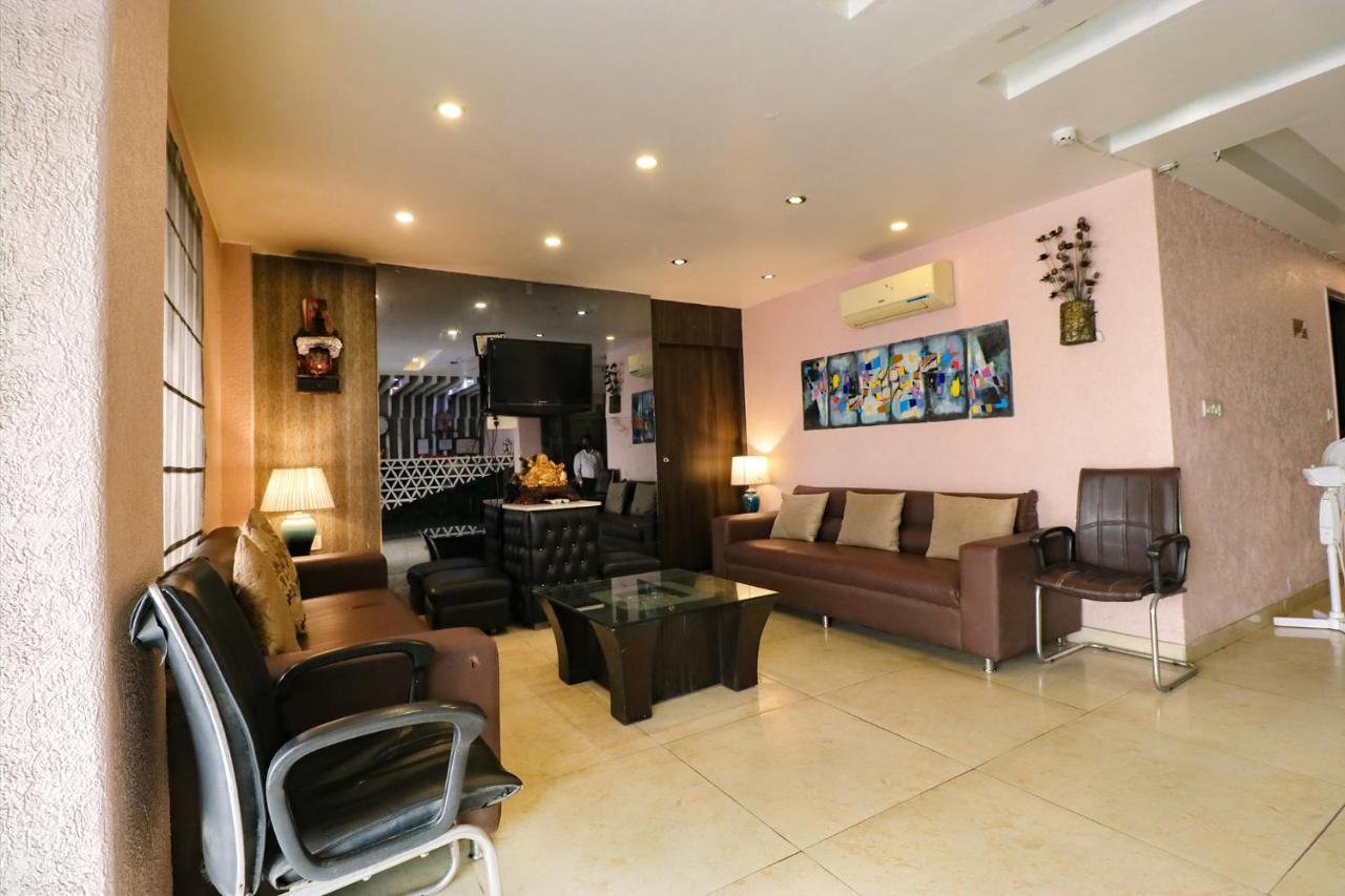 Fabexpress Yug Karol Bagh Hotel