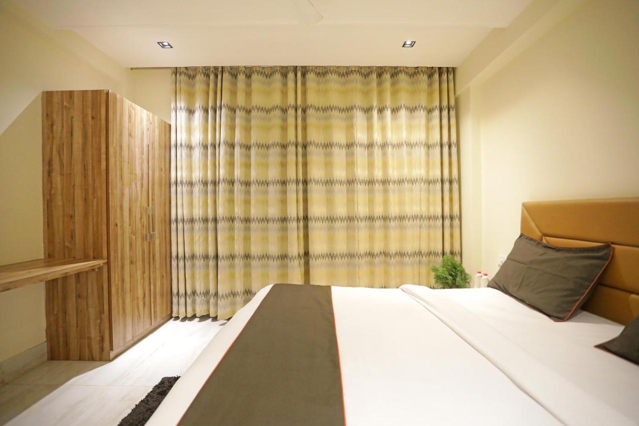 Hotel Goodluck Suites Near Delhi Airport 4*