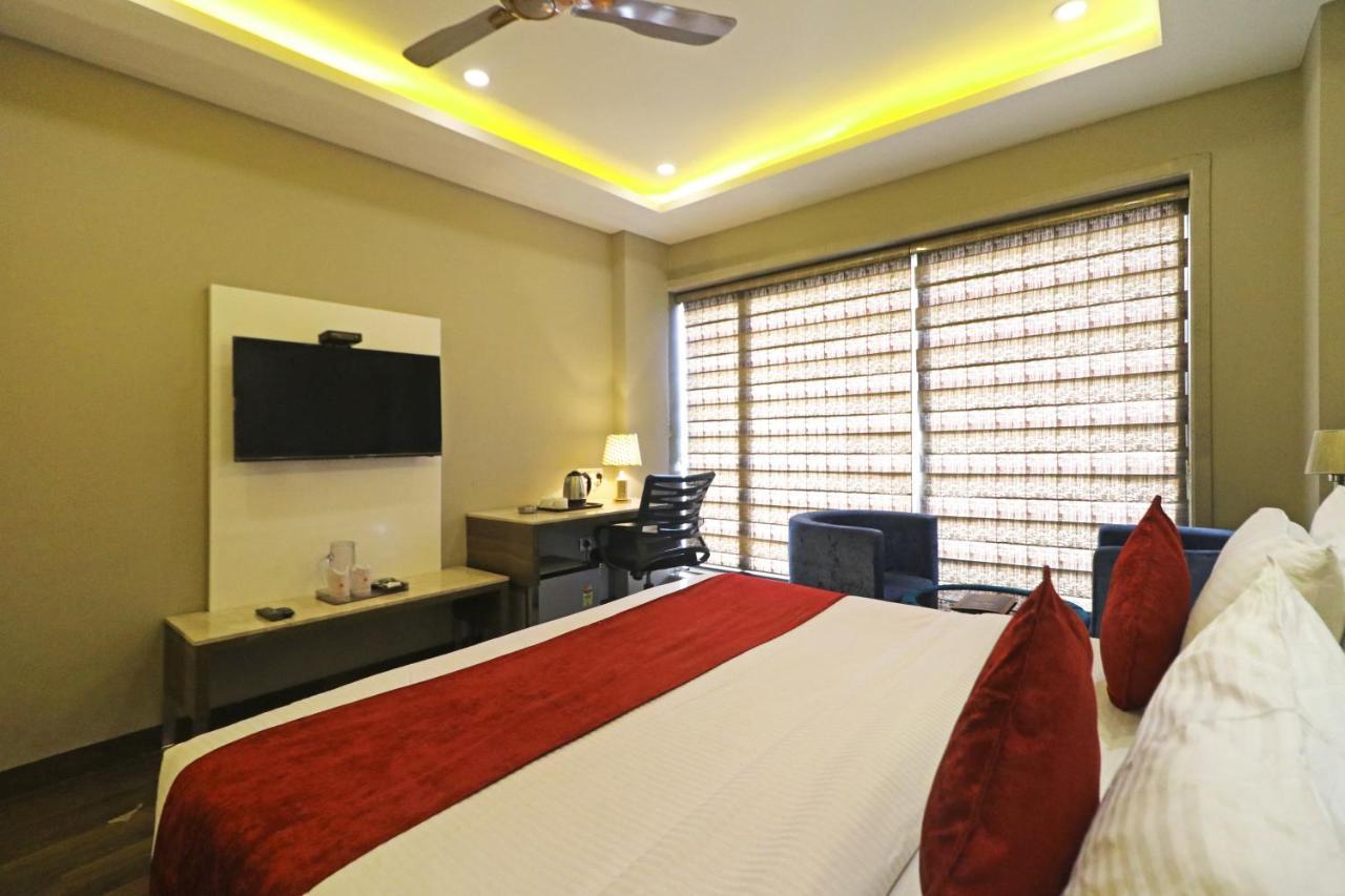 The Ivy Grand With Free Secured Parking