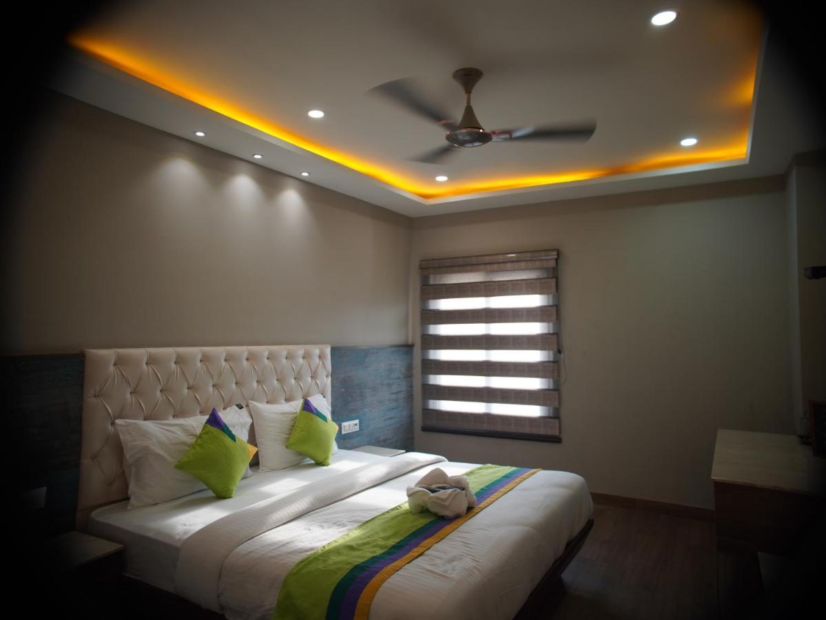 City View Luxury Near Railway Station Hotel 4*