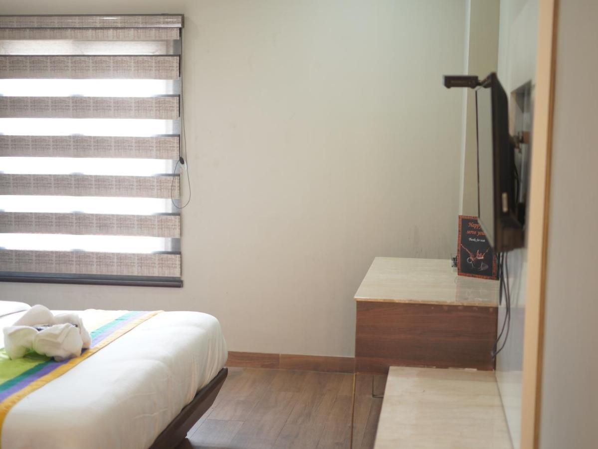 Hotel City View Luxury Near Railway Station 4*