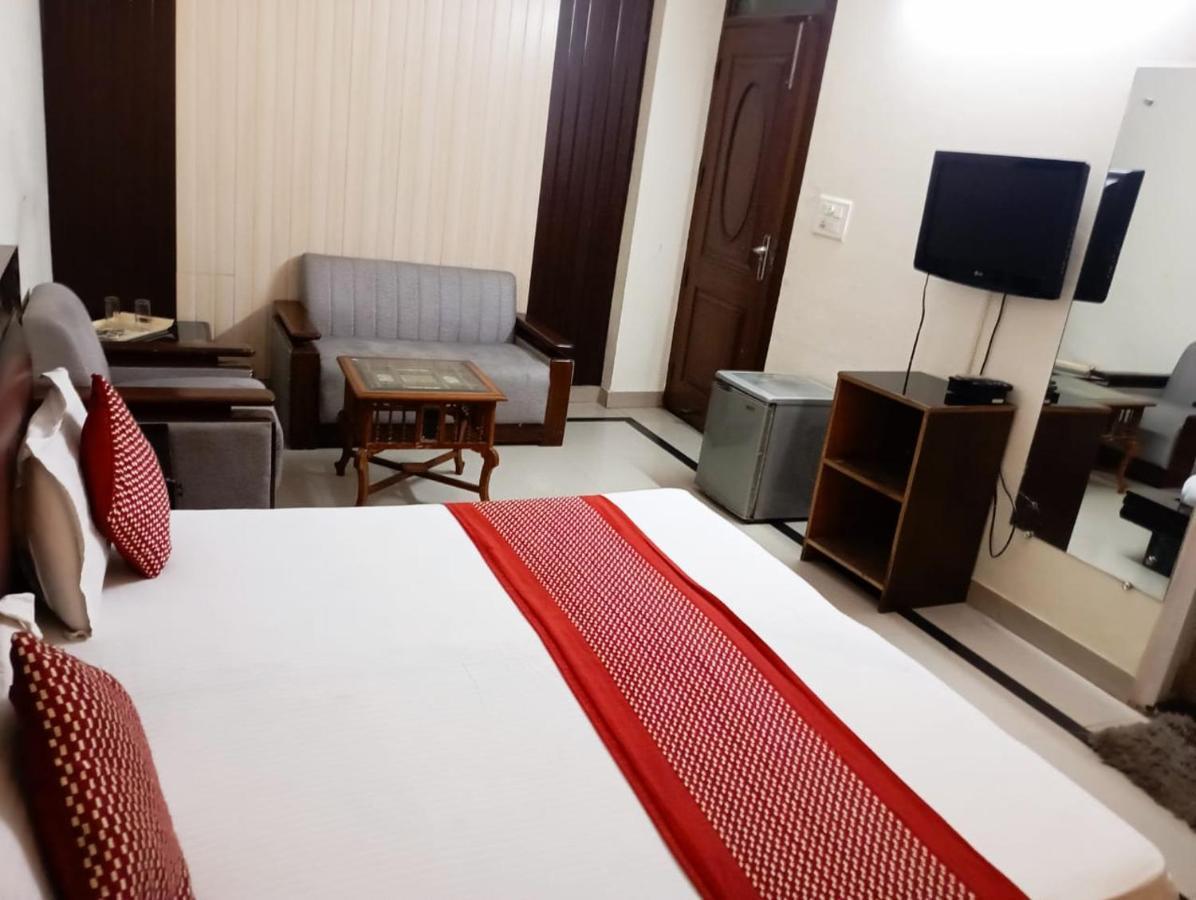 Dwarka Bed & Breakfast *