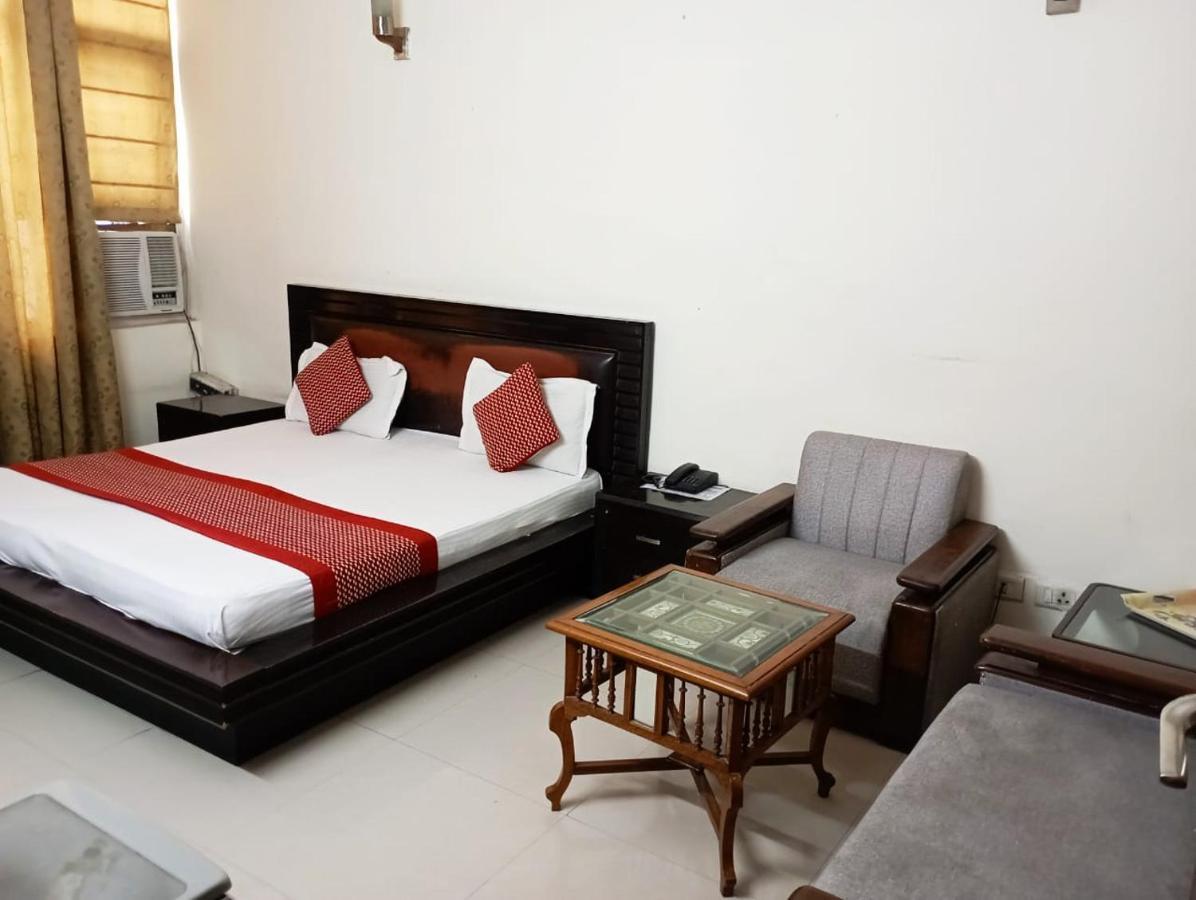 Dwarka Bed & Breakfast