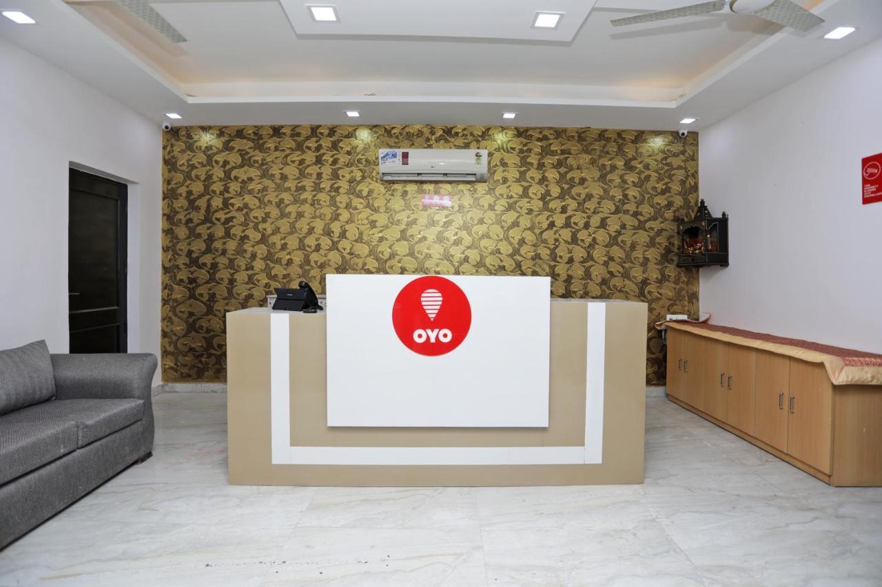 Oyo 12673 The Diplomat Hotel Delhi (National Capital Territory of India)