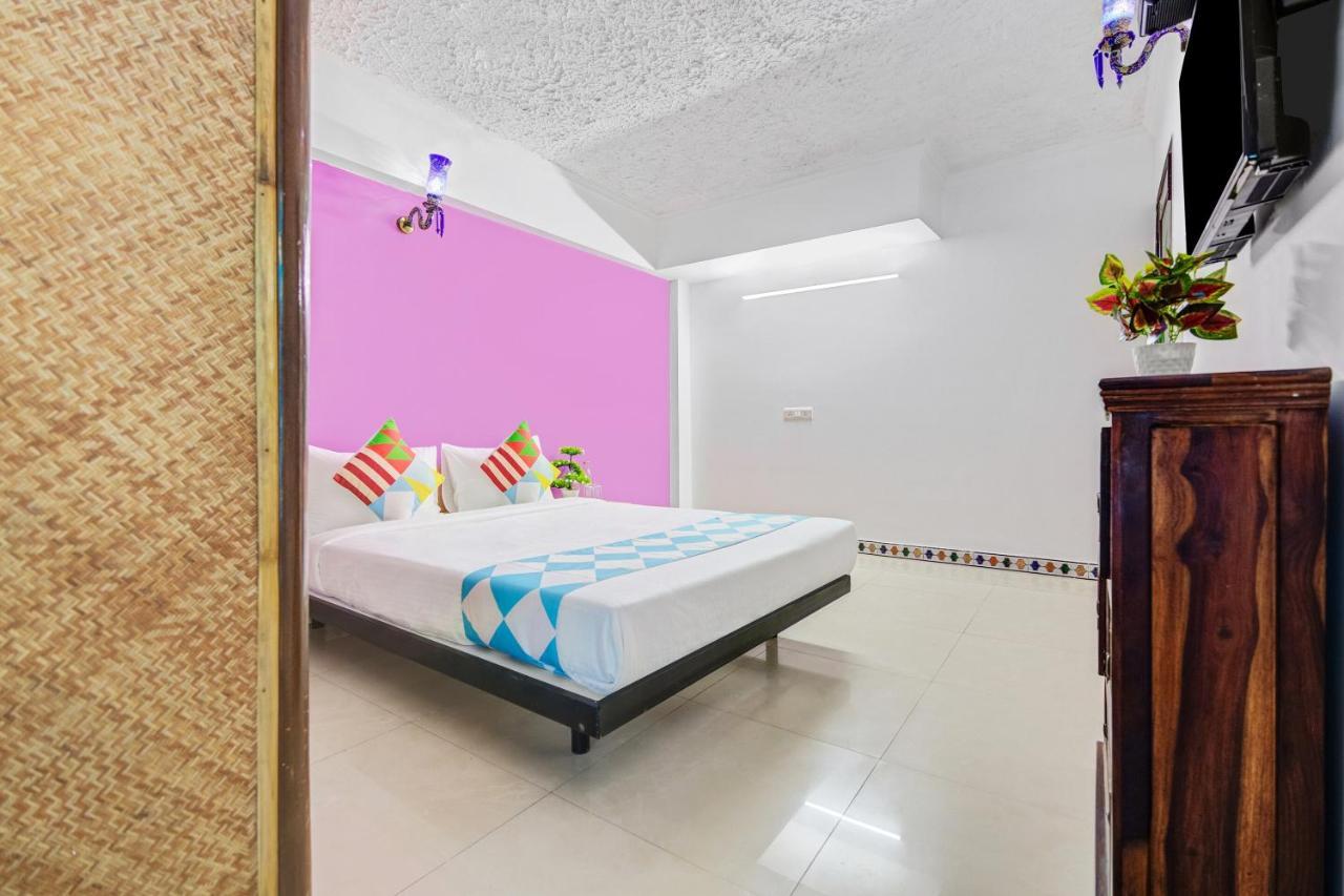 Oyo 78128 Del1952 Hmoca New Delhi