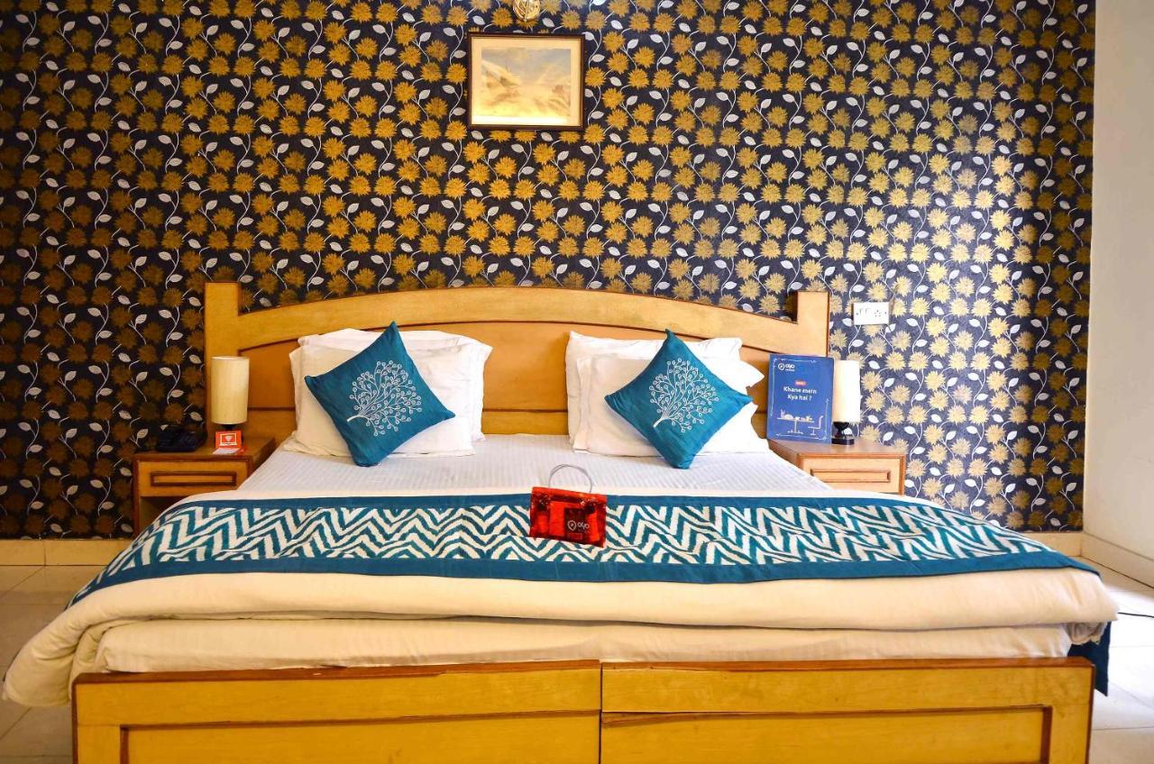 Guest house Oyo Baikunth Kuteer Near Dilli Haat Ina New Delhi