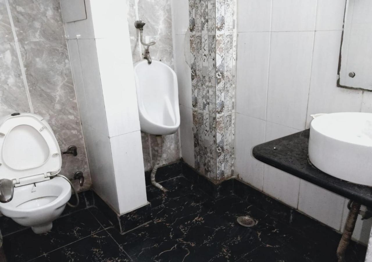Sai Crystal Near Railway Station Hotel 3*