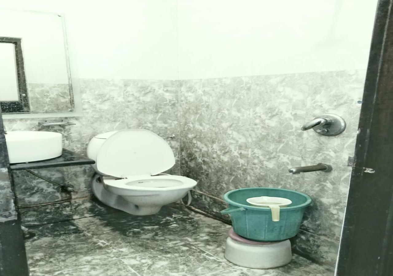 Hotel Sai Crystal Near Railway Station Nova Deli