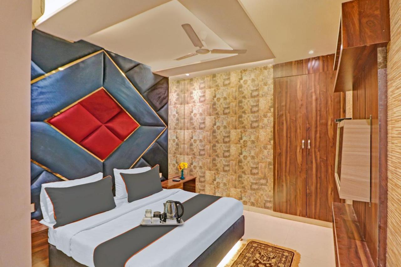 Collection O 9271 Dev Palace Hotel 3*