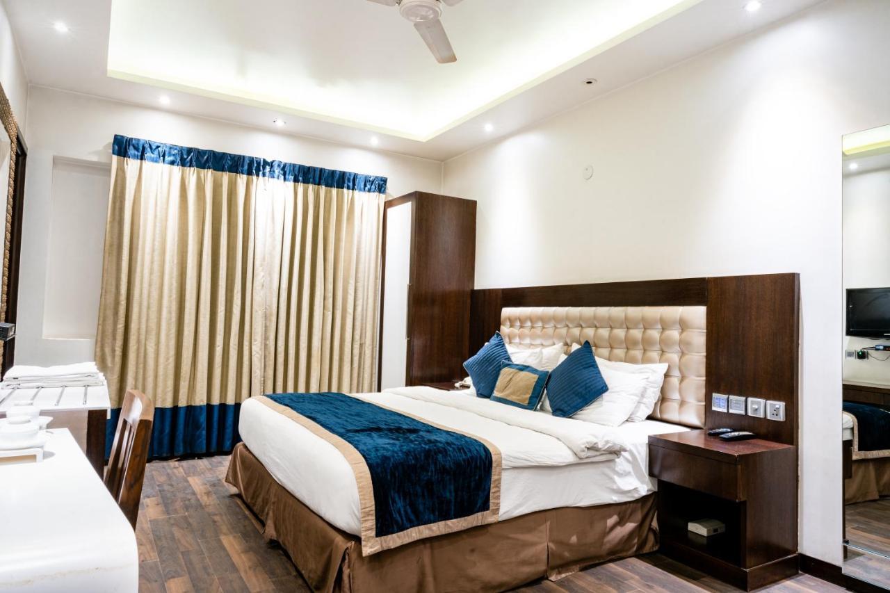 Grand Godwin - Complimentary Airport Pickup -near Ndls Railway Stn Hotel 4*