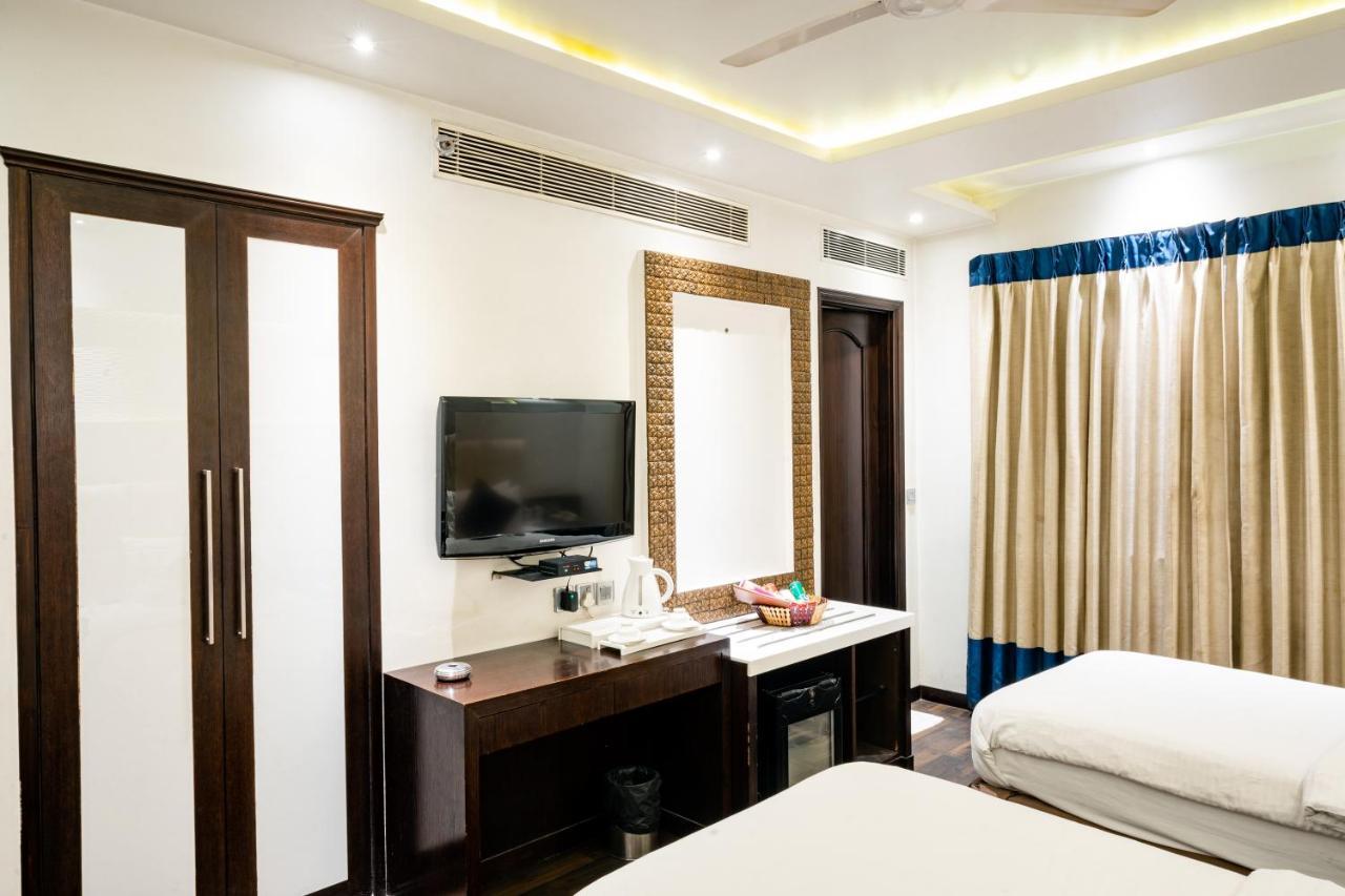 Grand Godwin - Complimentary Airport Pickup -near Ndls Railway Stn 4*