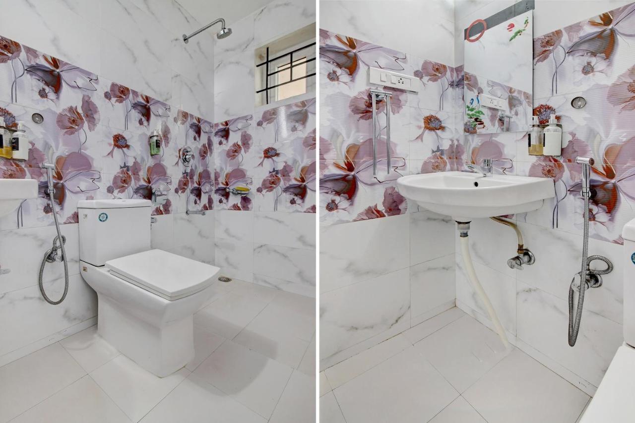 Collection O 75908 Garg Trade Centre Sector 11 Hotel New Delhi