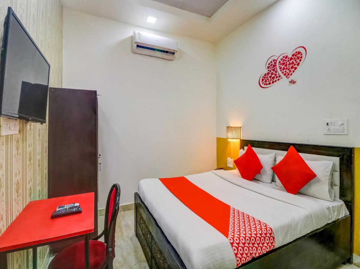 Hotel Oyo 74060 Taj Residency New Delhi