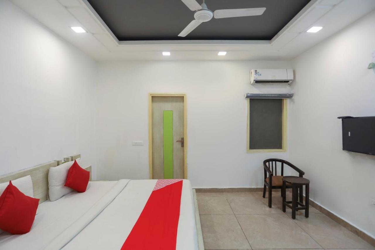 O Cladis Near Mall Of India Hotel 3*