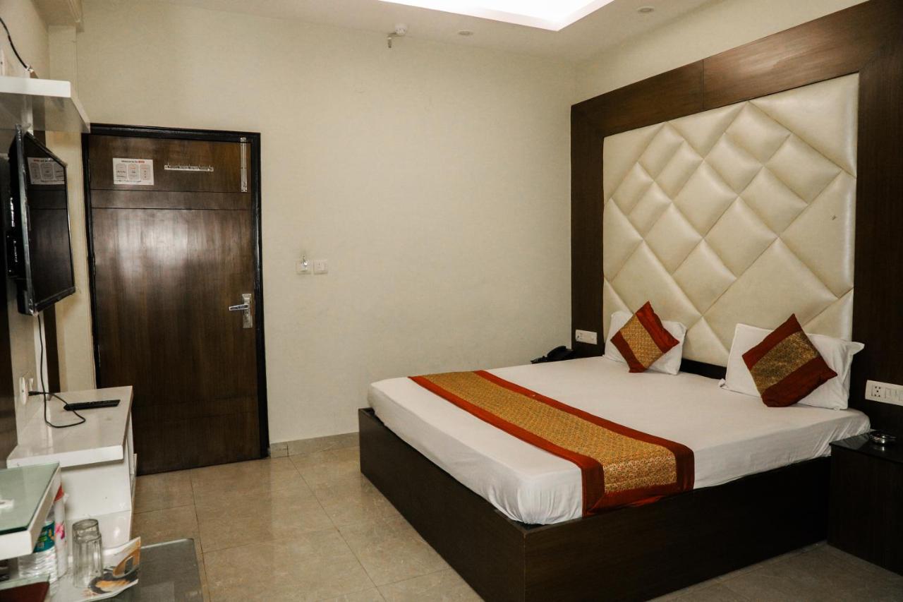 Hotel Centra Inn 3*