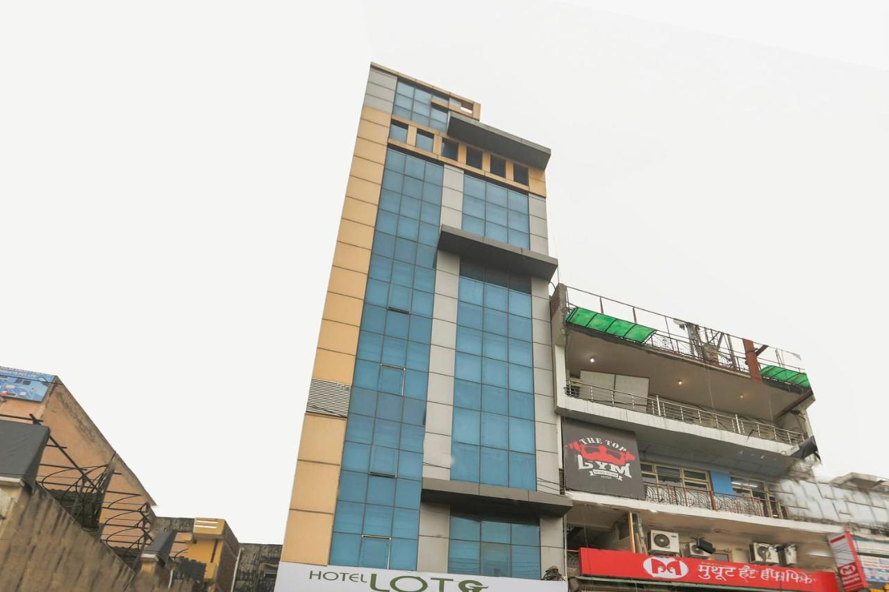 O Cladis Near Mall Of India
