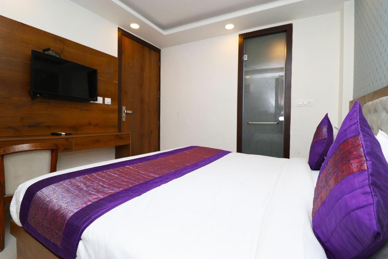 Belwood Suites - Near Airport Hotel