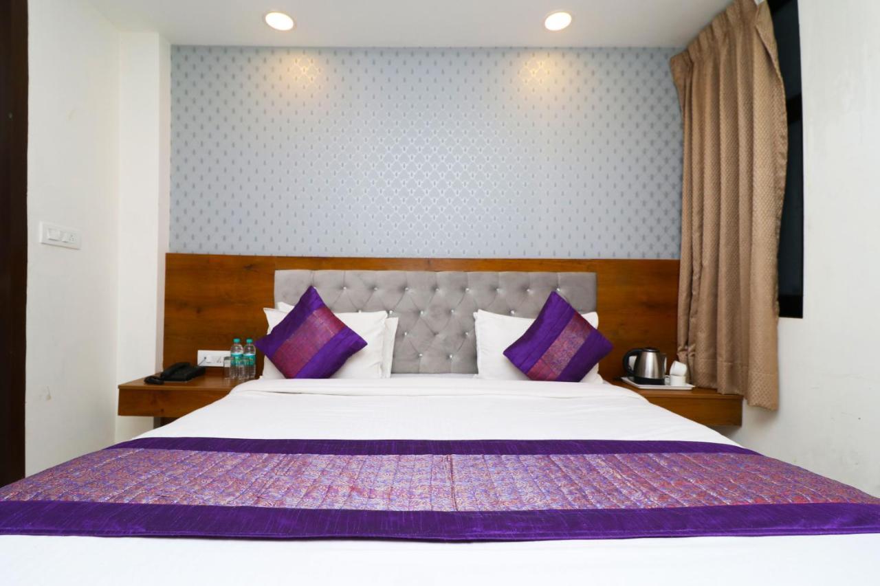 Belwood Suites - Near Airport Hotel