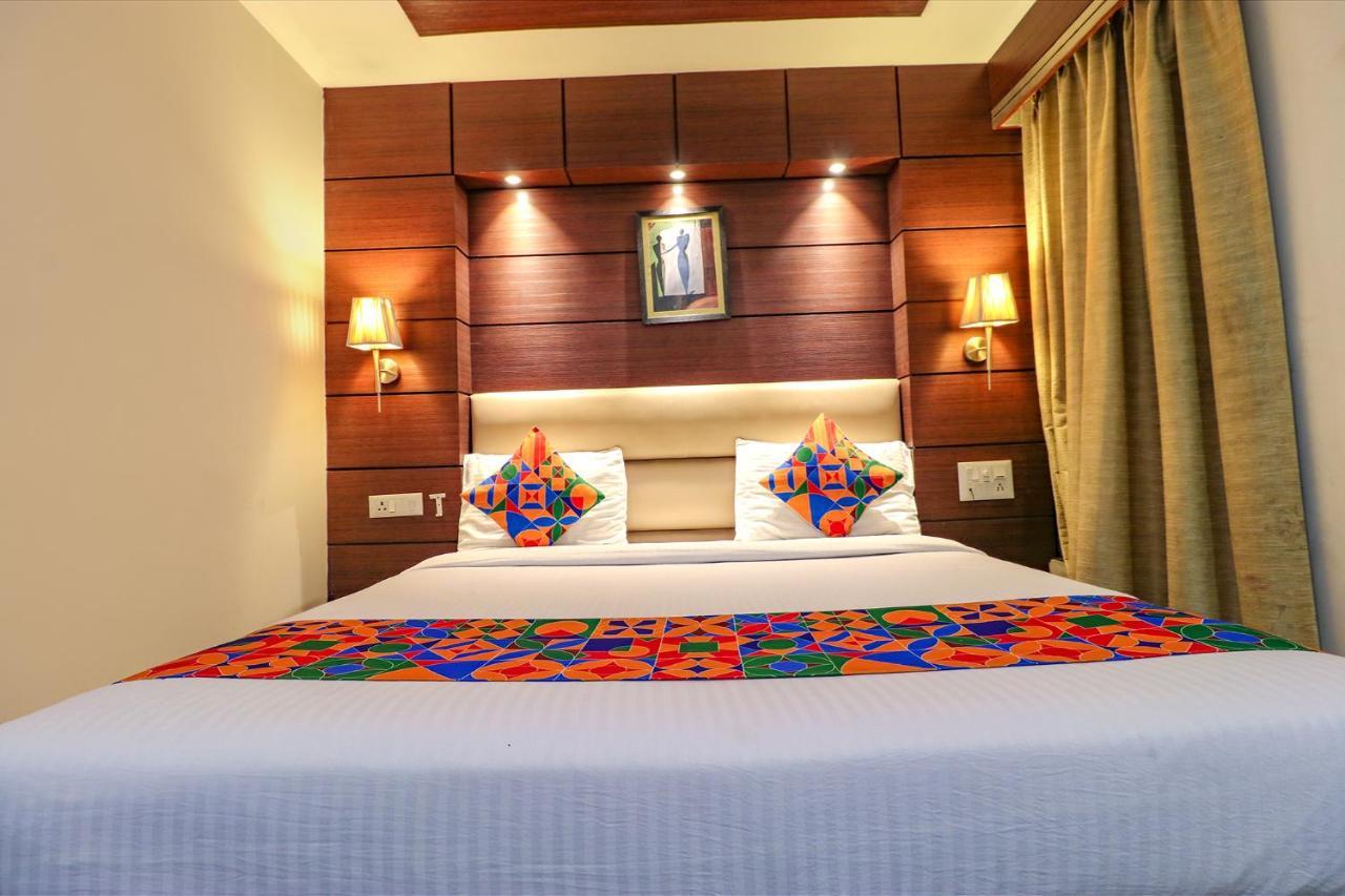 Fabhotel Admire